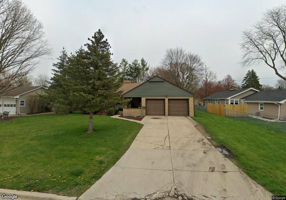 172 S Edgelawn Dr, Aurora, IL 60506 - photo 1