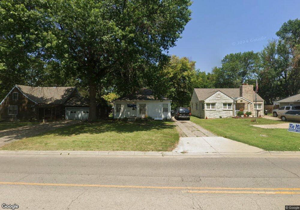 2414 SW 10th Ave, Topeka, KS 66604 - photo 1