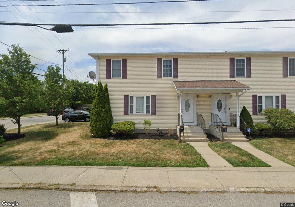62 Kenyon Ave unit D, Pawtucket, RI 02861 - photo 1