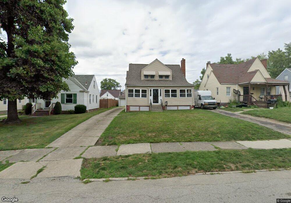 20517 Franklin Rd, Maple Heights, OH 44137 - photo 1