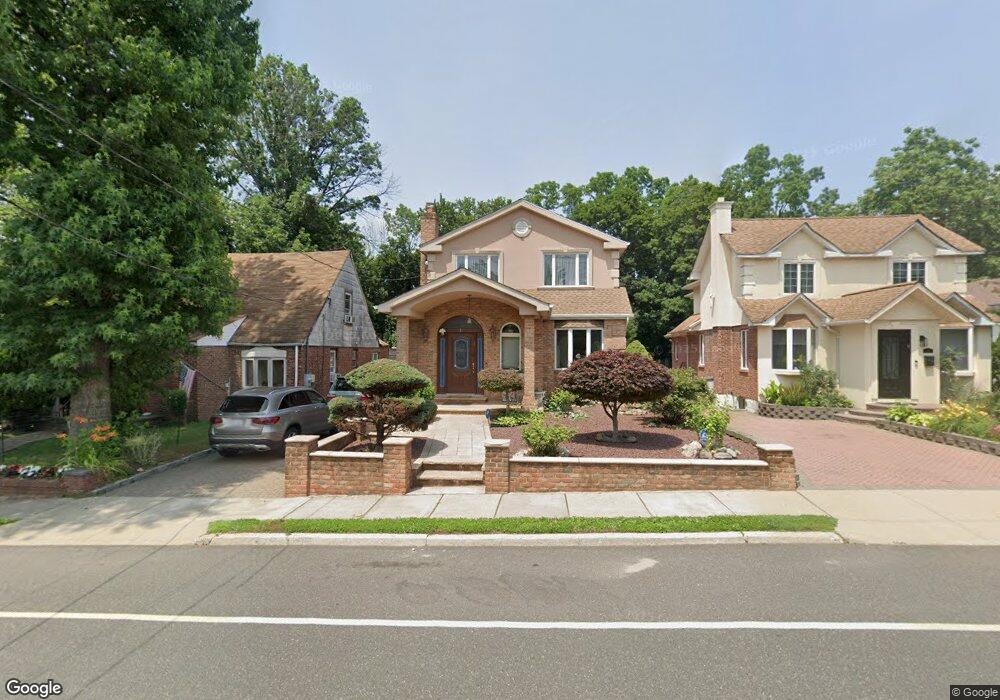 125 Steamboat Rd, Great Neck, NY 11024 - photo 1