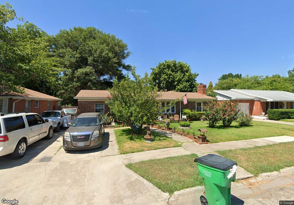 1707 E Garnett St, Gainesville, TX 76240 - photo 1