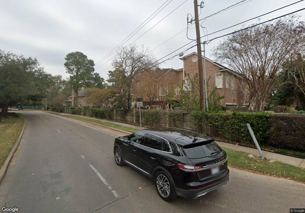 54A Bayou Pointe Dr unit A, Houston, TX 77063 - photo 1