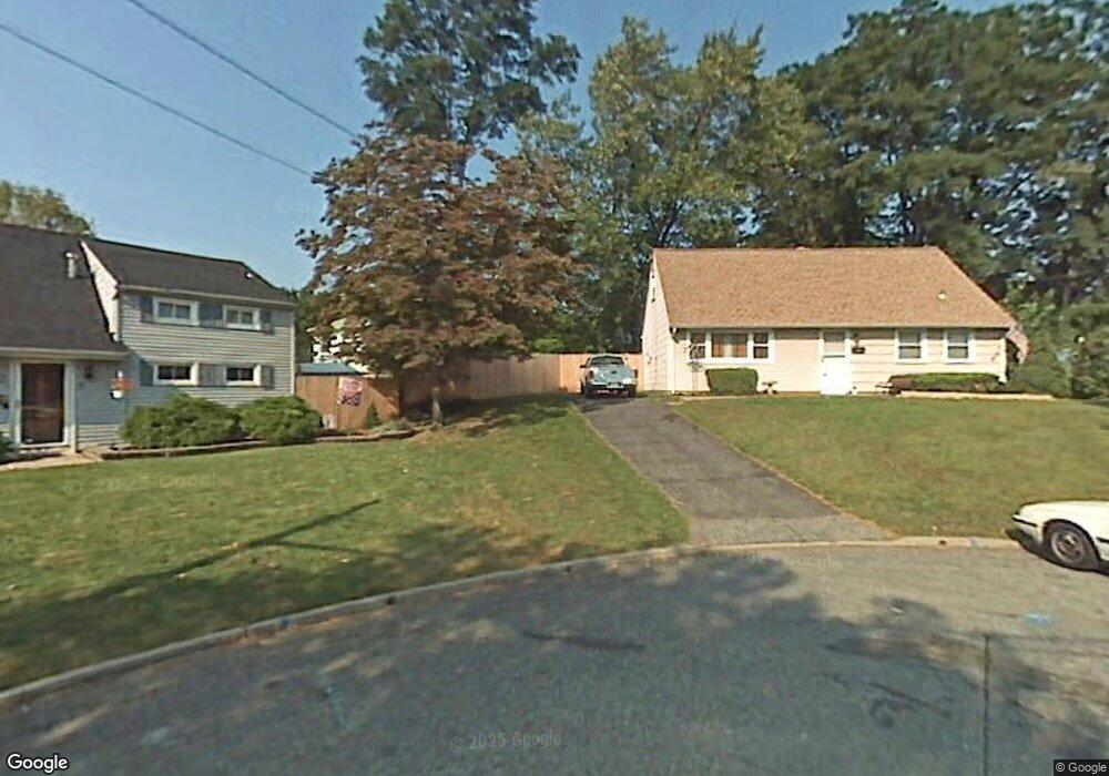 5 Phoebe Ct, Colonia, NJ 07067 - photo 1