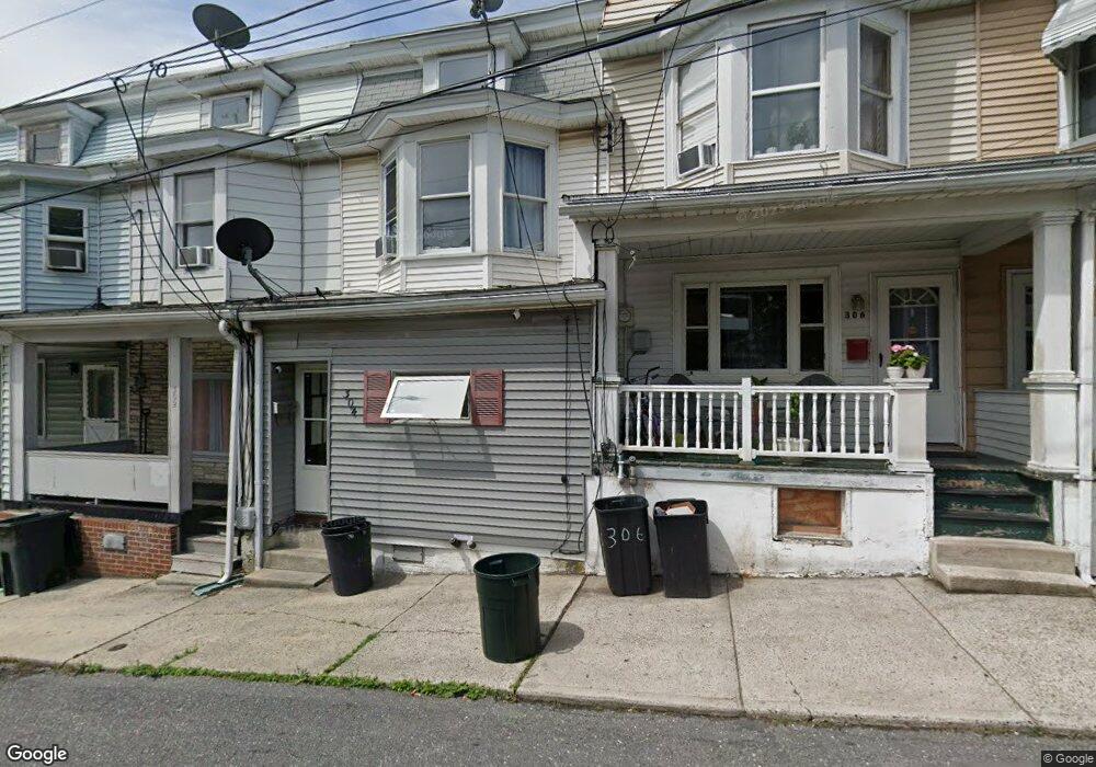 300 N Elizabeth St, Tamaqua, PA 18252 - photo 1