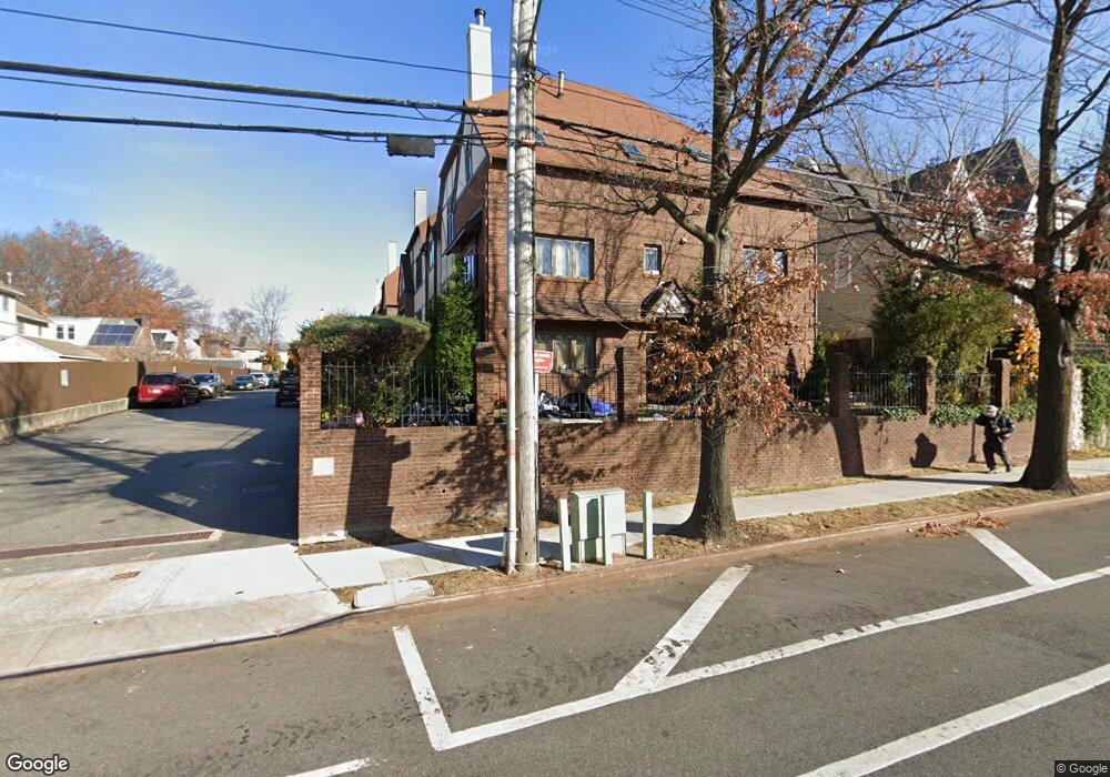 14 Fox Hunt Ct, Staten Island, NY 10301 - photo 1