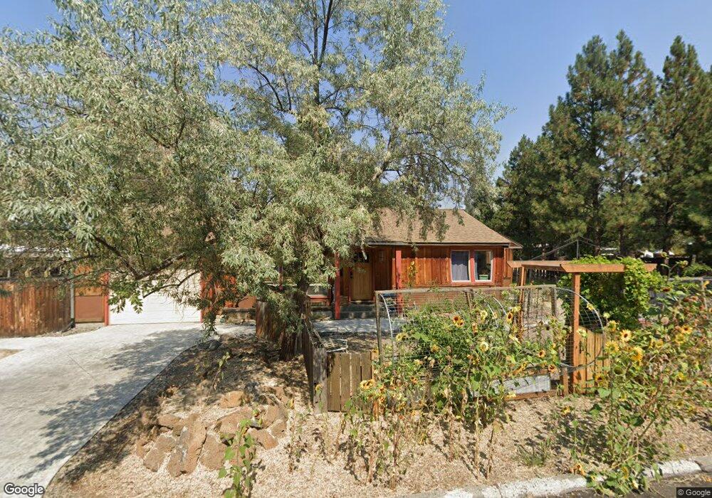 1036 NE Hawthorne Ave, Bend, OR 97701 - photo 1