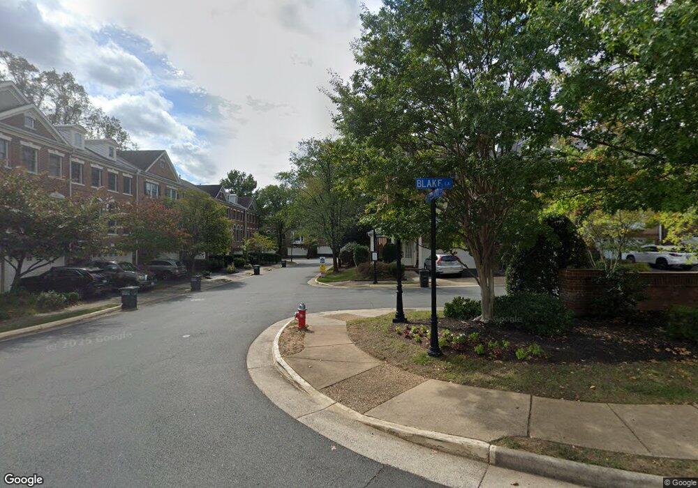 10359 Fitzpatrick Ln, Oakton, VA 22124 - photo 1