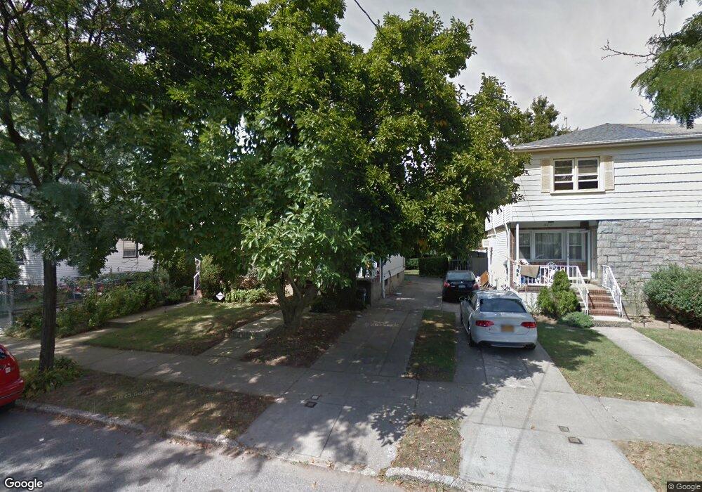 16607 76th Ave, Fresh Meadows, NY 11366 - photo 1