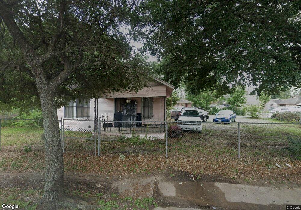 328 E Crosstimbers St, Houston, TX 77022 - photo 1