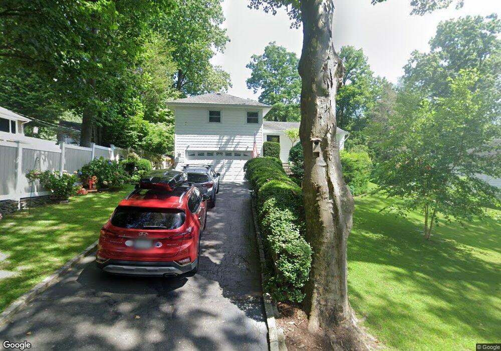 3 Sycamore Rd, Glen Cove, NY 11542 - photo 1