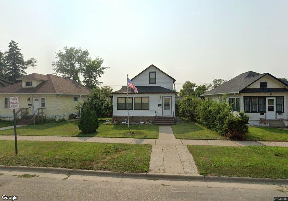 507 3rd Ave NE, Jamestown, ND 58401 - photo 1