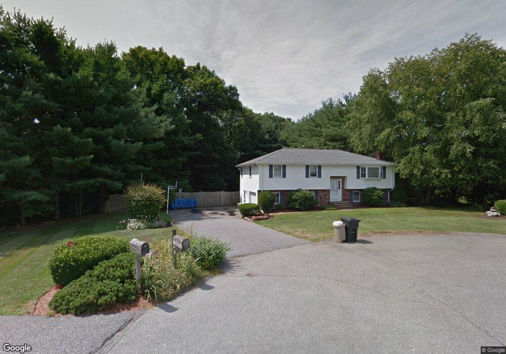 8 Meadow Ln, Woburn, MA 01801 - photo 1