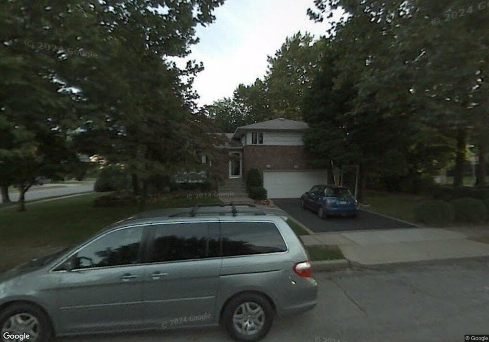 1 Kalman Ct, Plainview, NY 11803 - photo 1