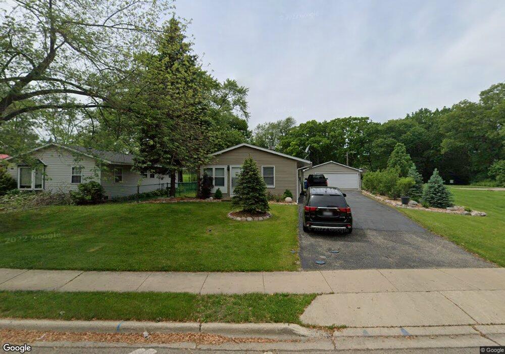 423 Tulsa Ave, Carpentersville, IL 60110 - photo 1