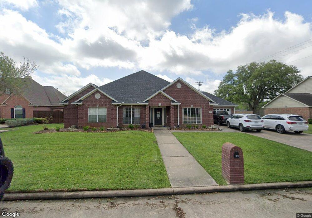 2702 Hillcrest Dr, Bay City, TX 77414 - photo 1