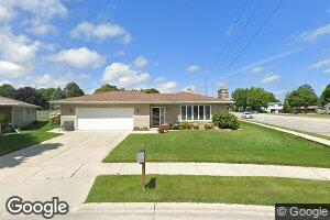 2346 W Shelly Ct, Sheboygan, WI 53083