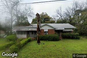 910 W 5th St, Adel, GA 31620