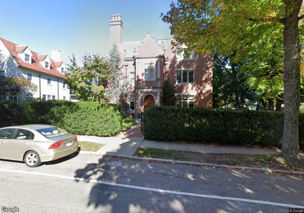 291 Buckminster Rd unit 291, Brookline, MA 02445 - photo 1