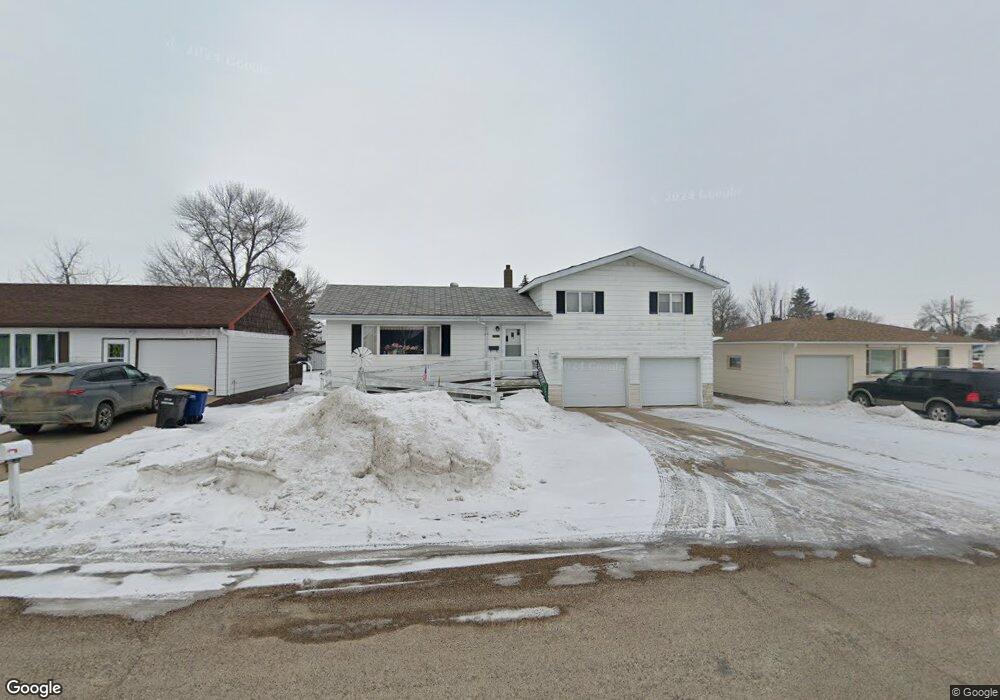 1514 4th Ave SW, Jamestown, ND 58401 - photo 1