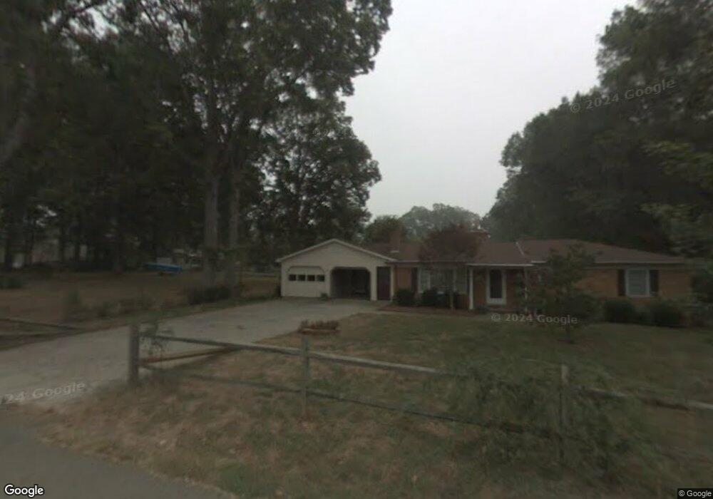 139 Roger Dr, Statesville, NC 28625 - photo 1