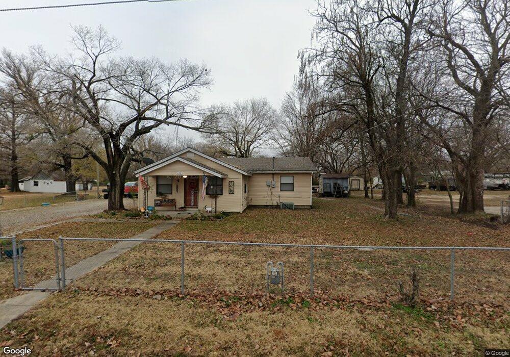 522 W Dixon St, Okmulgee, OK 74447 - photo 1