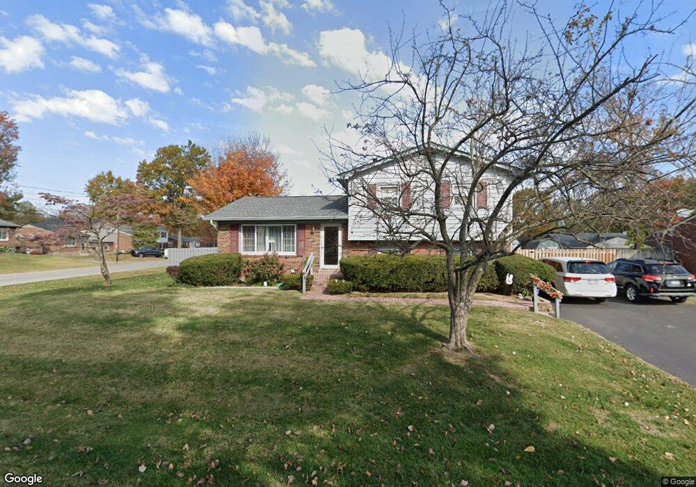 9401 Doewood Ln, Louisville, KY 40291 - photo 1