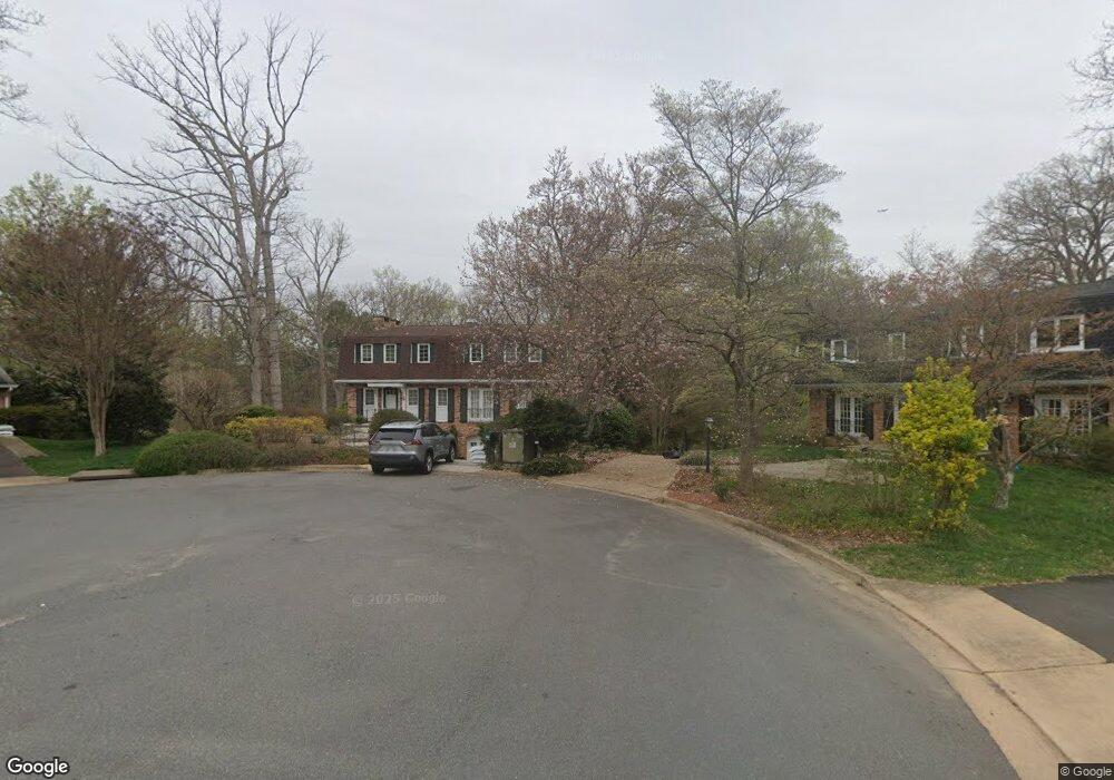 1010 Shipman Ln, McLean, VA 22101 - photo 1