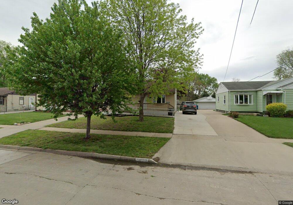 2413 Maple St, Des Moines, IA 50317 - photo 1