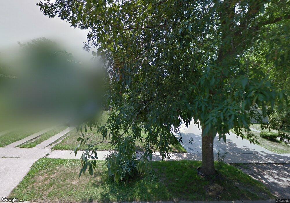 1011 11th Ave SE, Cedar Rapids, IA 52401 - photo 1