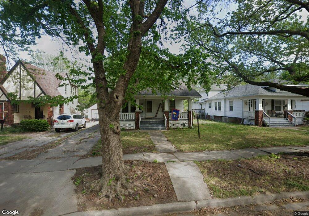 210 SW Broadmoor Ave, Topeka, KS 66606 - photo 1