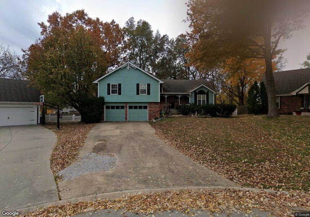 5420 Bluejacket St, Shawnee, KS 66203 - photo 1