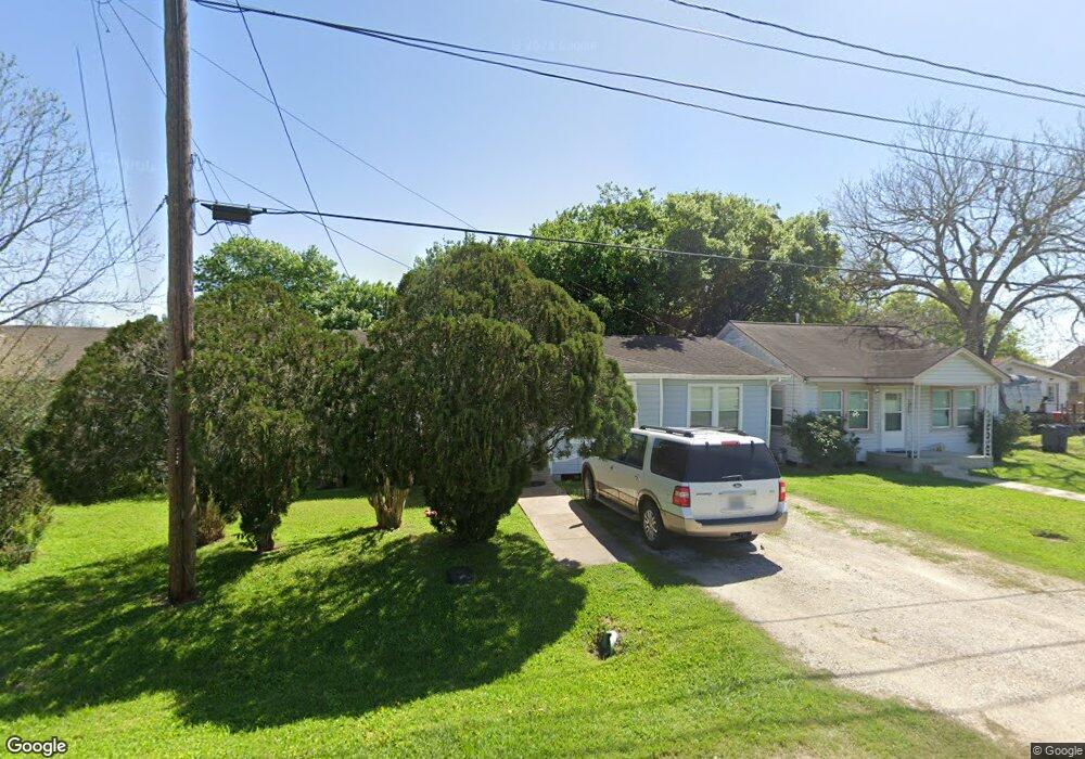 1705 Avenue I, Bay City, TX 77414 - photo 1