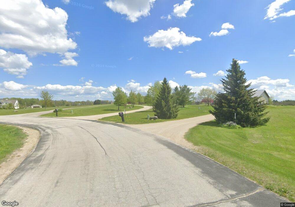 8188 Broadview Ln, Kewaskum, WI 53040 - photo 1