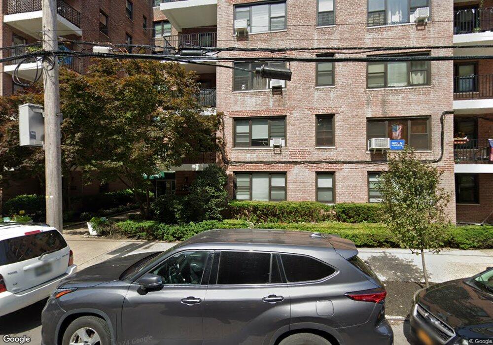 The Savoy unit 1J, Bronx, NY 10463 - photo 1