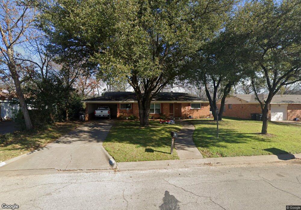 806 N Douglas Ave, Cleburne, TX 76033 - photo 1