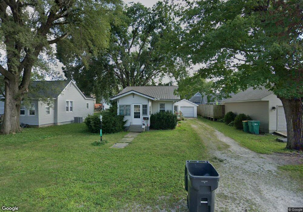 209 E Wilson St, Tuscola, IL 61953 - photo 1