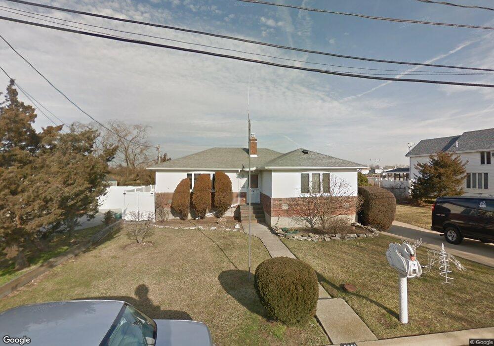 3601 Somerset Dr, Seaford, NY 11783 - photo 1