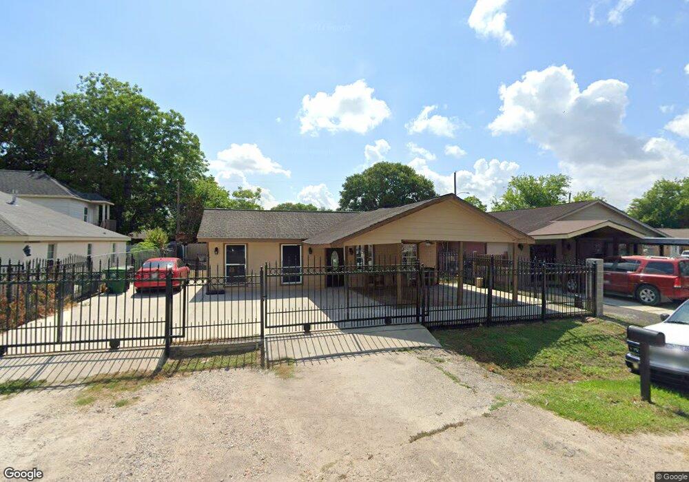 7018 Sunnyhill St, Houston, TX 77088 - photo 1