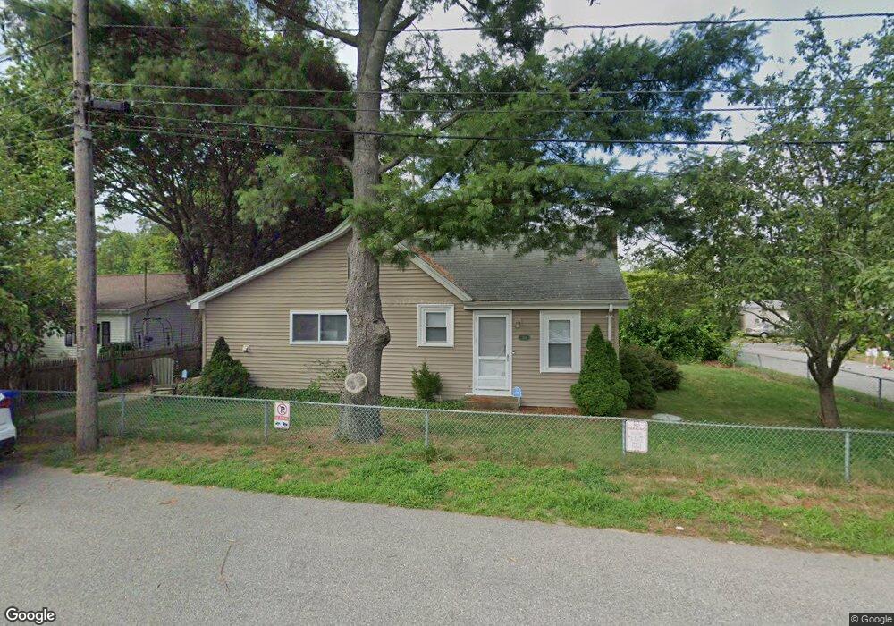 204 Namquid Dr, Warwick, RI 02888 - photo 1