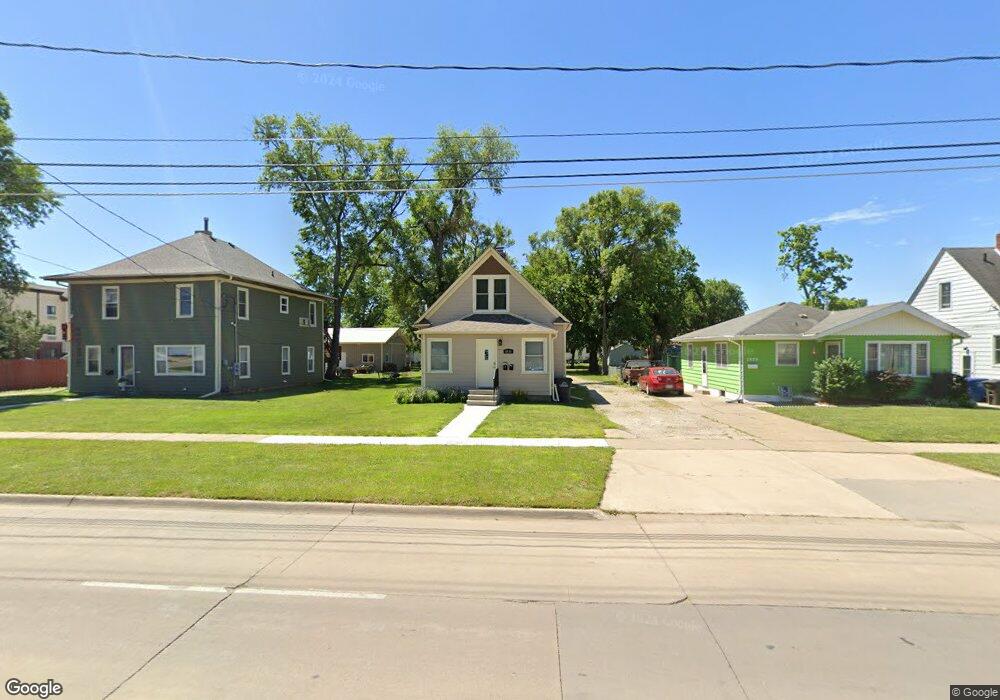 2935 E Grand Ave, Des Moines, IA 50317 - photo 1