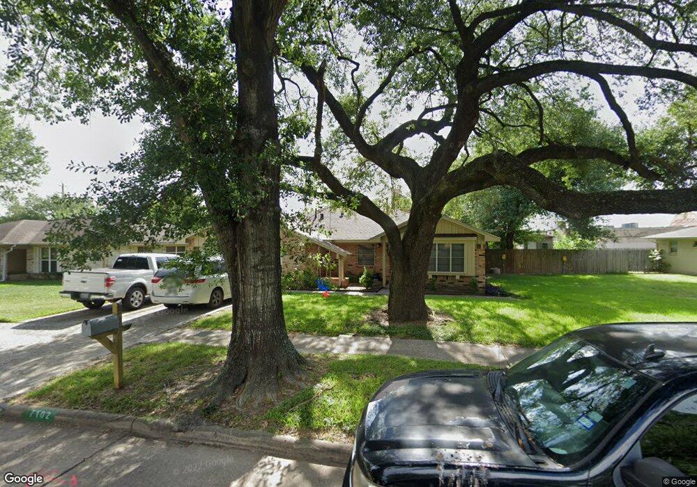 7102 Deep Forest Dr, Houston, TX 77088 - photo 1