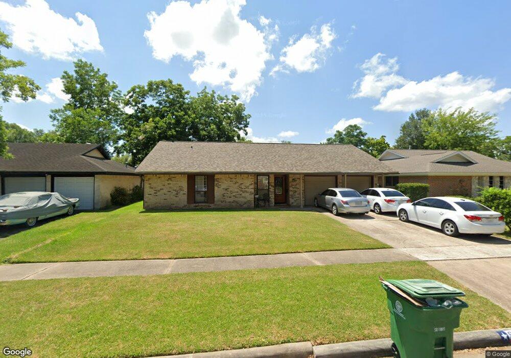 9742 Grenadier Dr, Houston, TX 77089 - photo 1