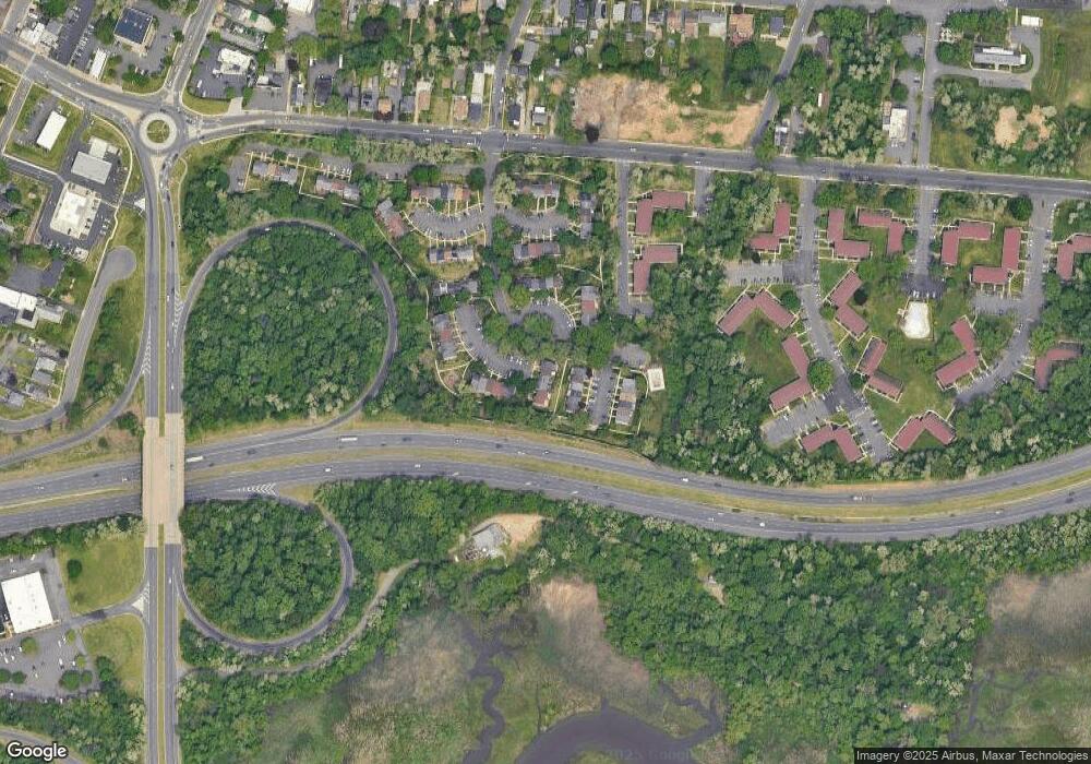 24 Robert Pearson Ct, Trenton, NJ 08610 - photo 1