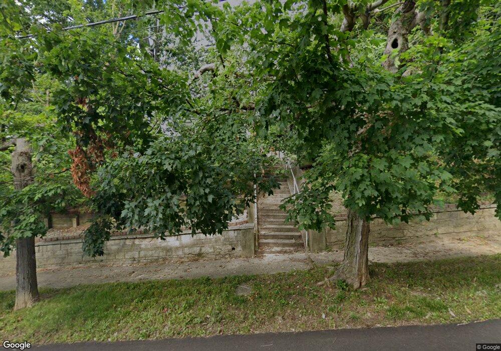 214 N Washington St, Bloomfield, IN 47424 - photo 1