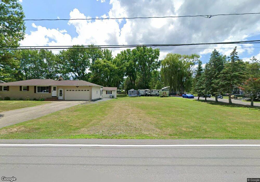 3122 Krueger Rd, North Tonawanda, NY 14120 - photo 1