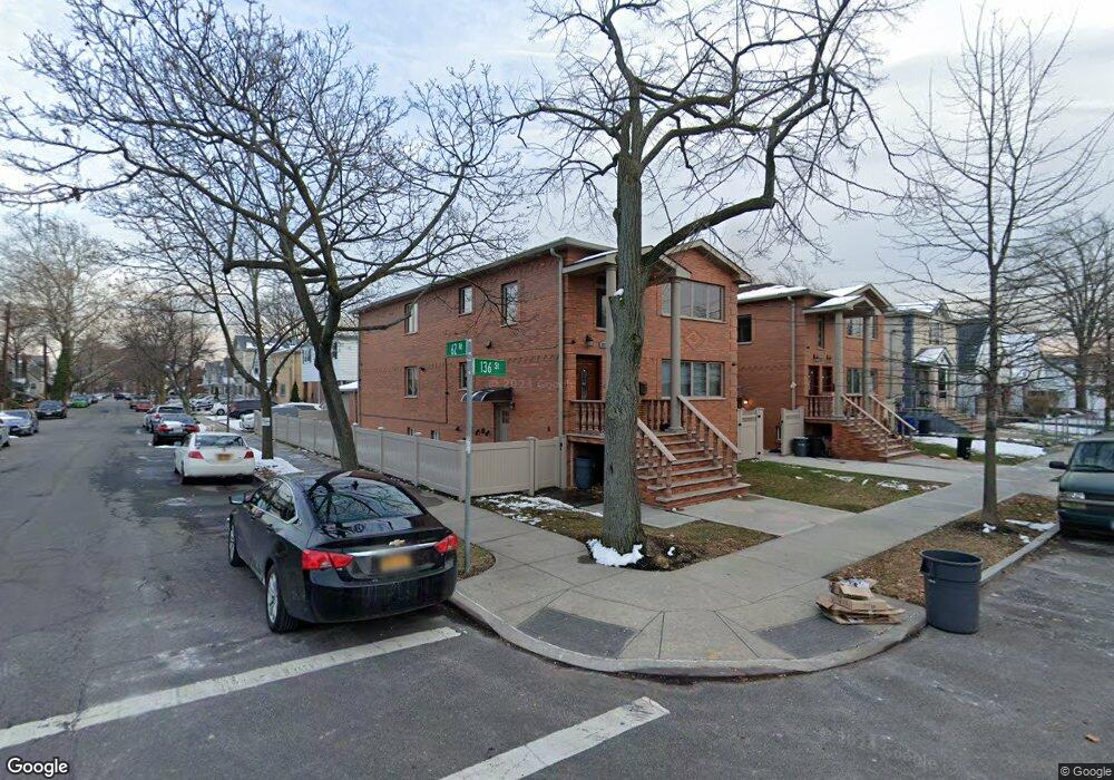 62-27 136th St unit 2nd fl, Flushing, NY 11367 - photo 1