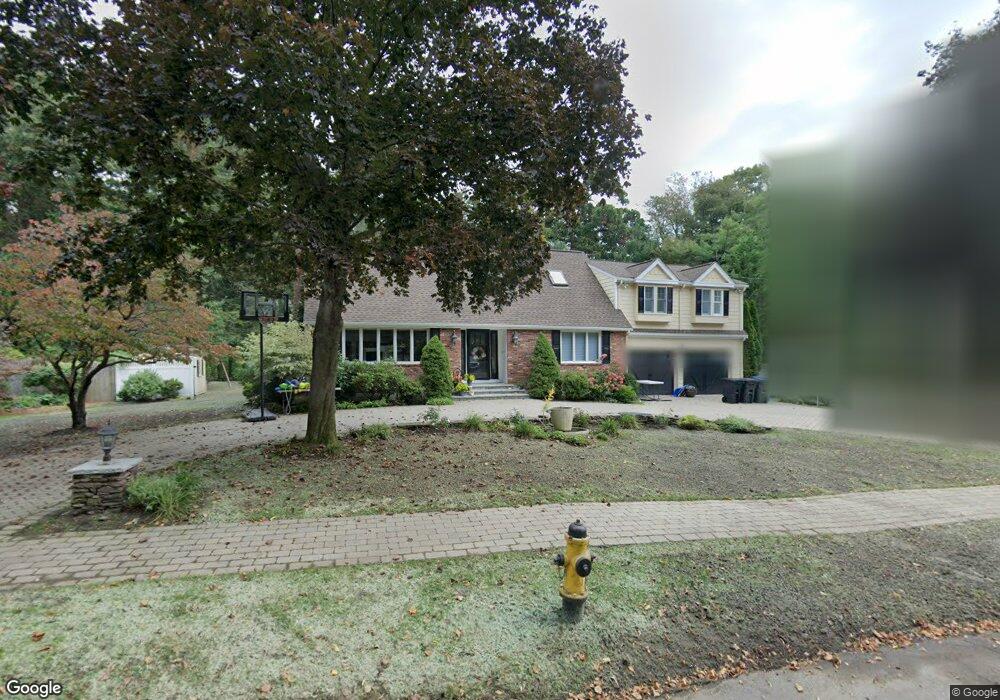 31 Cliff Rd, Waltham, MA 02452 - photo 1