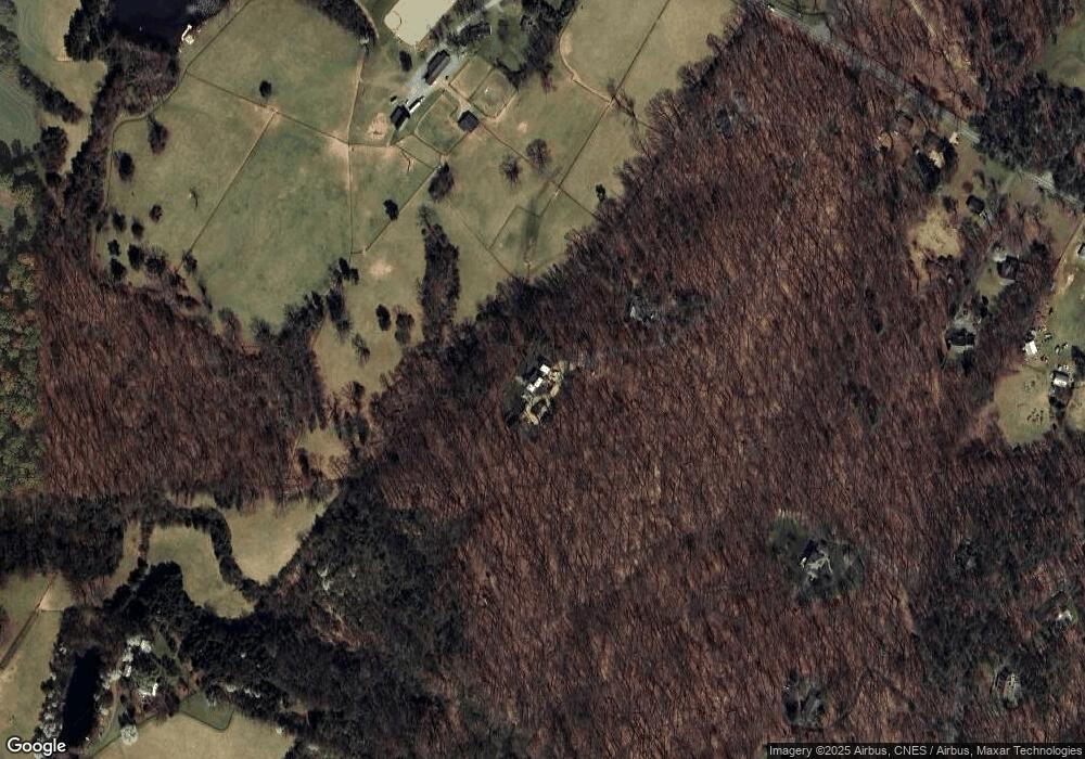 2538 Fallen Leaf Ln, Charlottesville, VA 22901 - photo 1