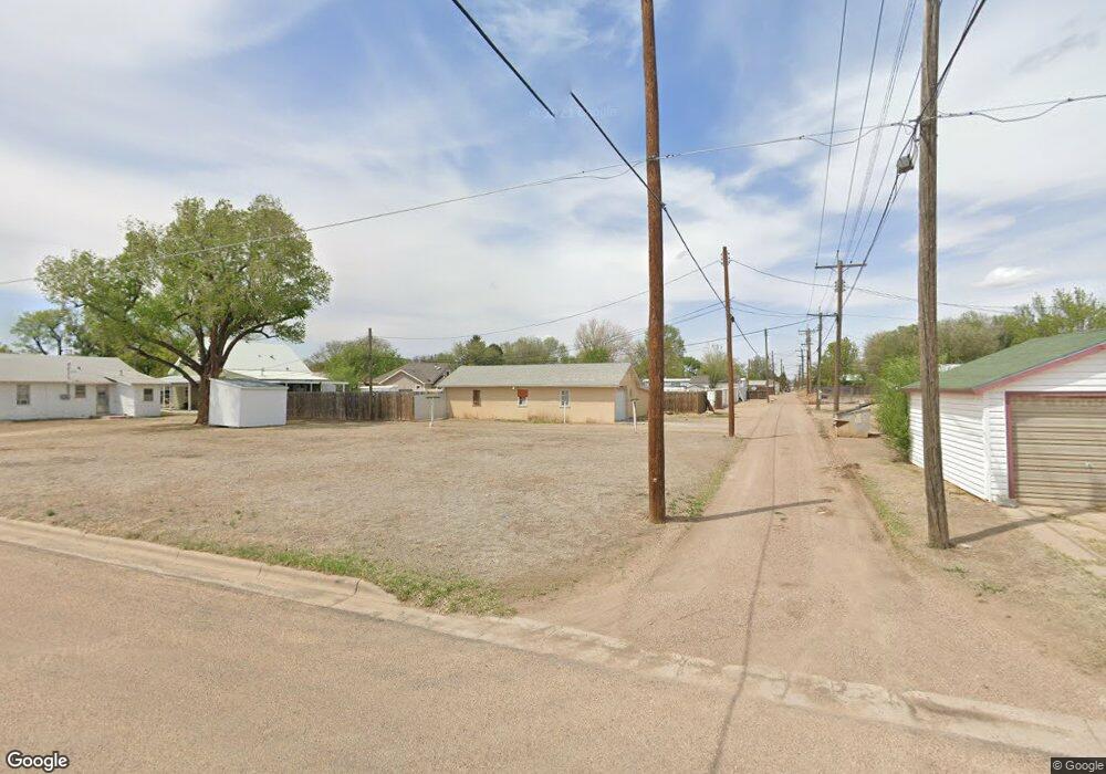 712 S Jefferson St, Hugoton, KS 67951 - photo 1